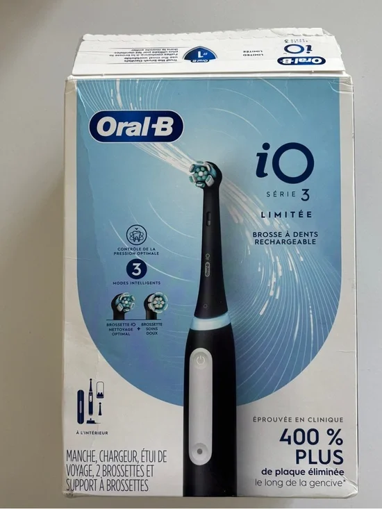 Oral-B iO Series 3 Limited Rechargeable Electric Toothbrush 2 Brush Heads Black - Picture 3 of 7
